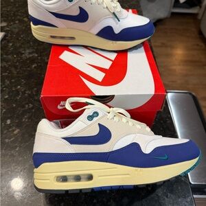 Nike Air Max 1 in Deep Royal Blue/Sail